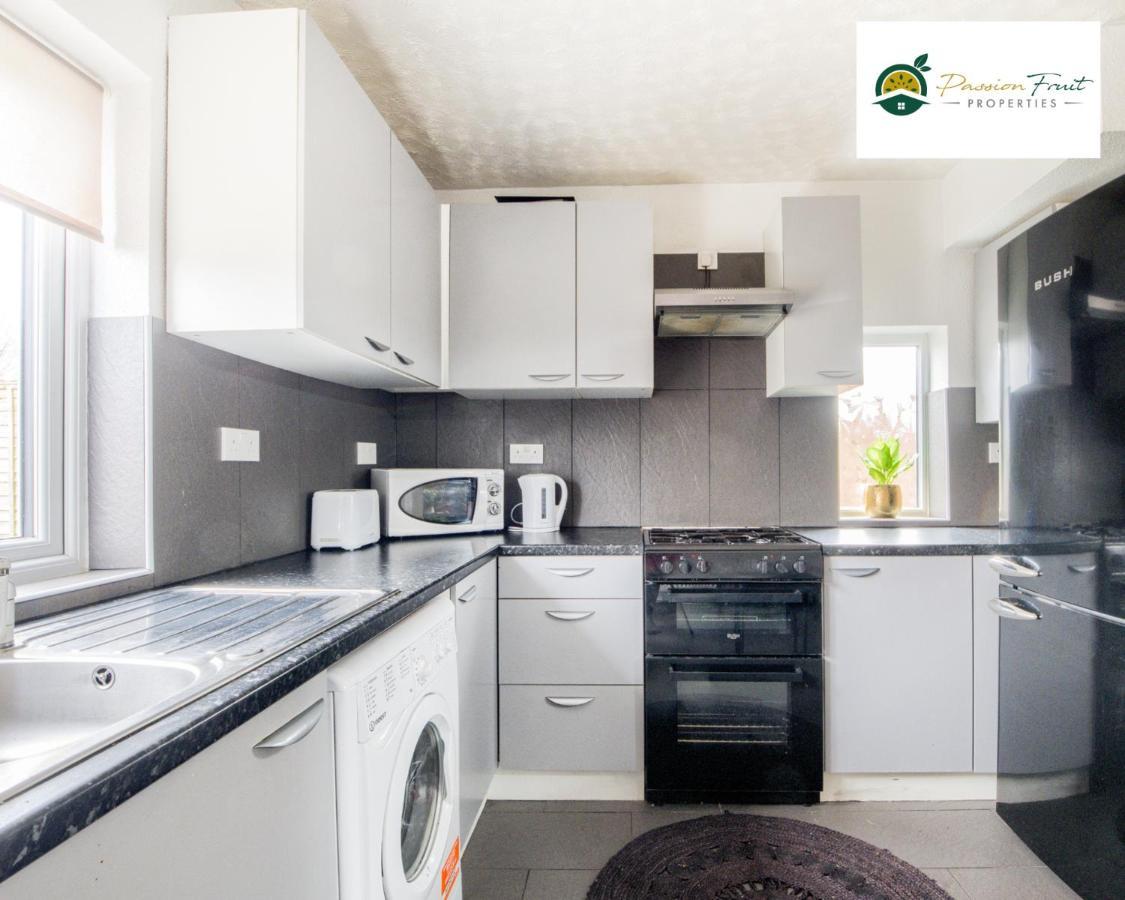 3 Bedroom House With 5 Beds House By Passionfruit Properties Near Coventry City Centre - Bcc Exteriér fotografie