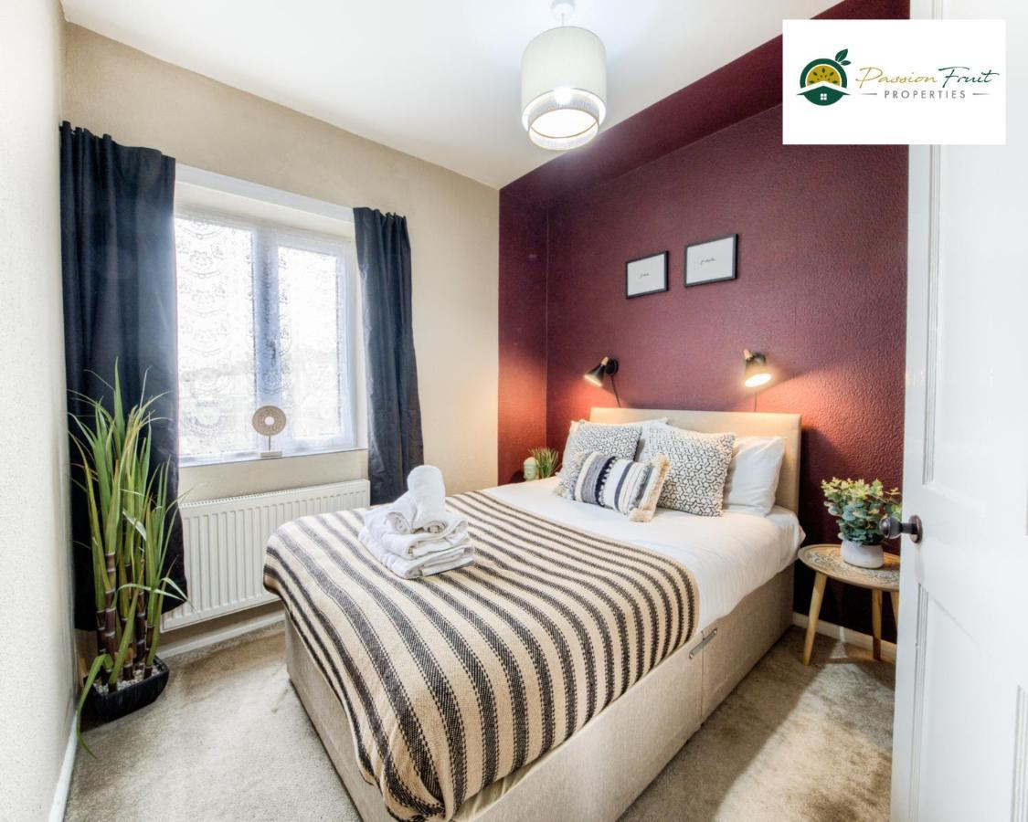 3 Bedroom House With 5 Beds House By Passionfruit Properties Near Coventry City Centre - Bcc Exteriér fotografie